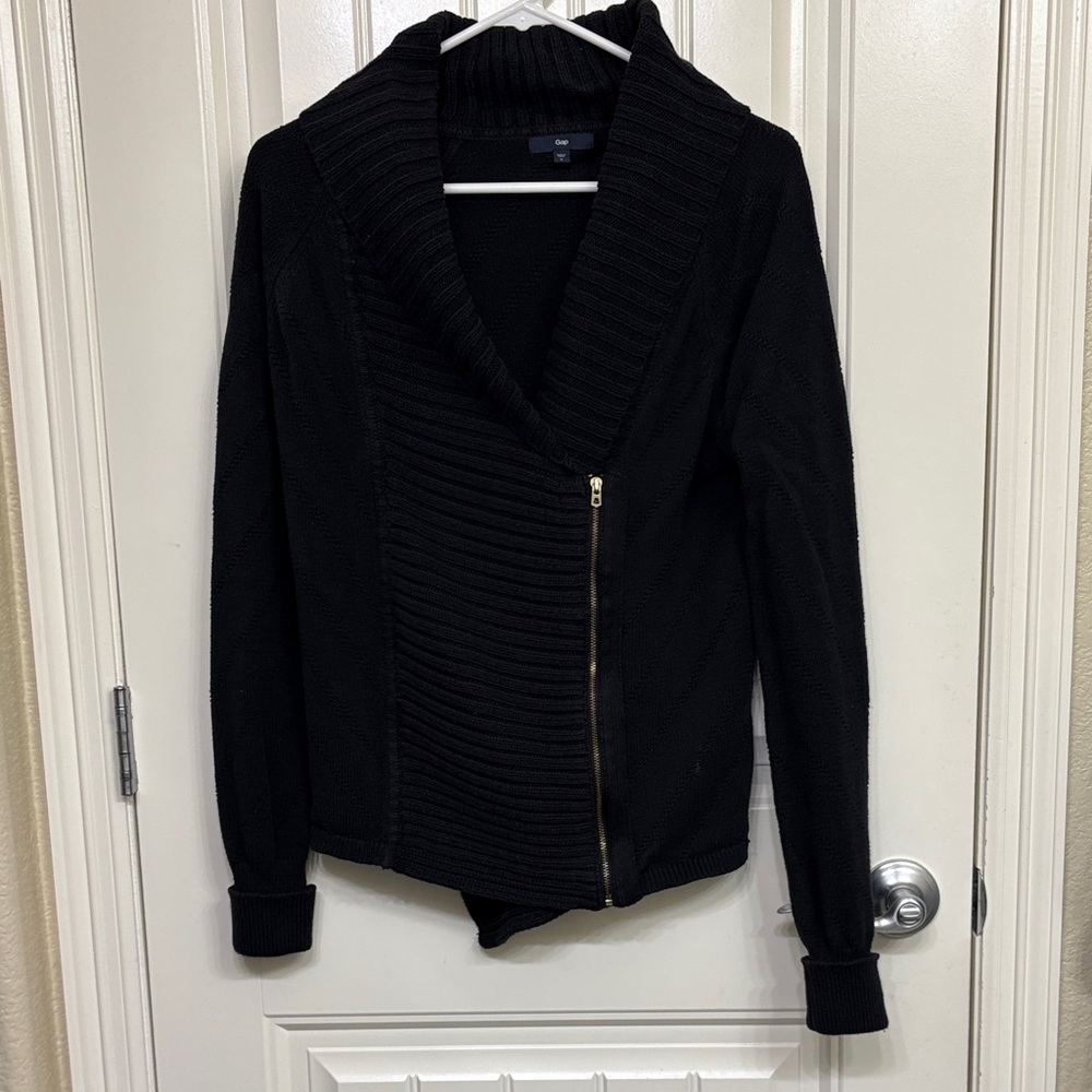 Gap Black Women's‎ Sweater with Zipper